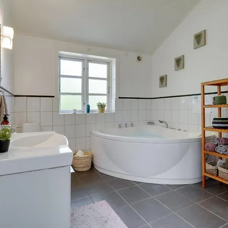 Amon - 670m From The Sea In Lolland- Falster And Mon By Interhome Gedser